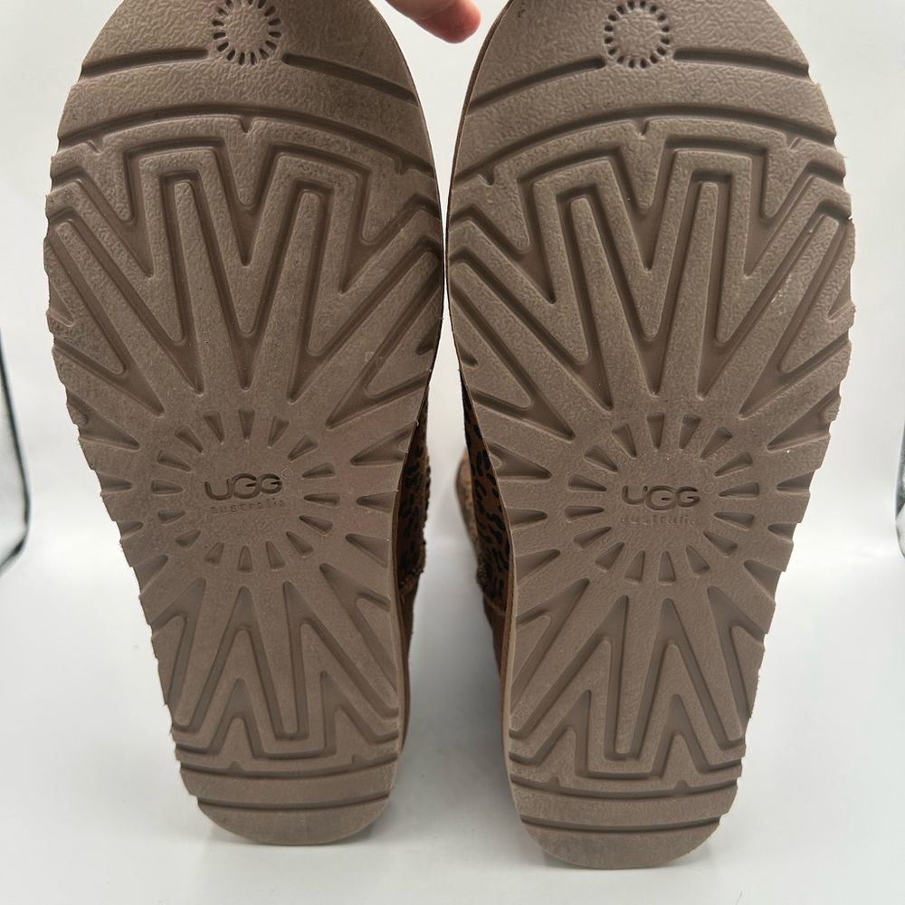 UGG CLASSIC SHORT WOMEN BOOTS SUEDE LEOPARD PRINT US 8 Worn Once Inside - Picture 7 of 8